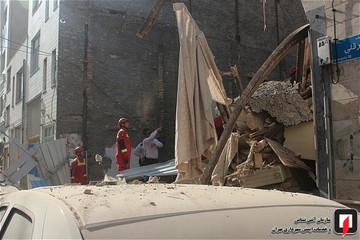 تخریب ساختمان مسکونی در خیابان نصرت