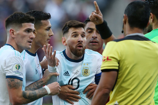 الفاظ زشت مسی خطاب به بازیکن بولیوی