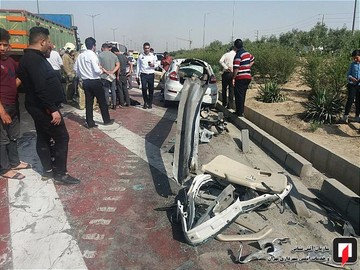 تصادف ام‌وی‌ام با گاردریل بزرگراه آزادگان