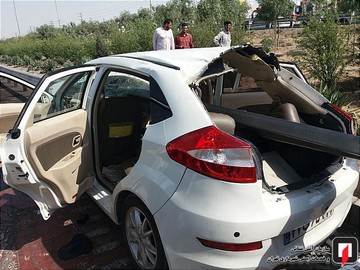 تصادف ام‌وی‌ام با گاردریل بزرگراه آزادگان