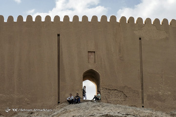 تابستان داغ در چشمه‌علی