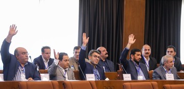 گزارشی از یک سوء جریان انتخاباتی؛ دست‌ها بالا!