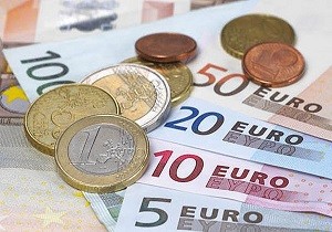 تداوم ریزش دلار/ یورو ۱۴.۶۵۰ تومان شد