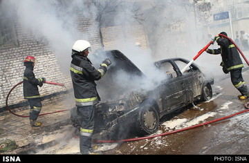  پژو ۴۰۵ در حین حرکت آتش گرفت