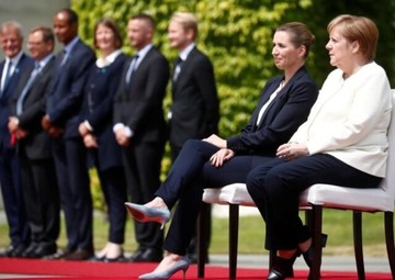 تصاویر| استقبال خارج از عرف مرکل از نخست وزیر دانمارک