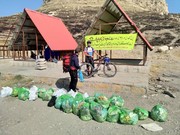 پاک‌سازی زباله‌های کاظم داشی دریاچه ارومیه/ عکس