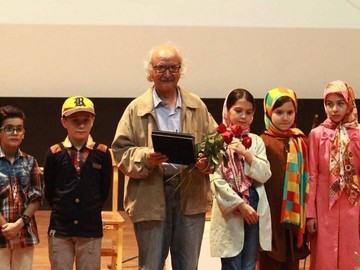 شفیعی‌کدکنی عواید فروش «تذکره‌الاولیا» را واگذار کرد