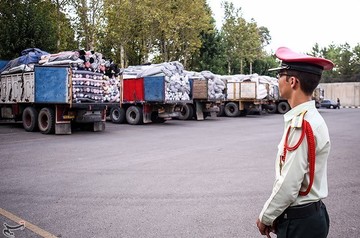 کشف محموله بزرگ پارچه و پوشاک قاچاق در تهران