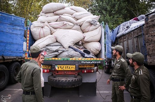 کشف محموله بزرگ پارچه و پوشاک قاچاق در تهران