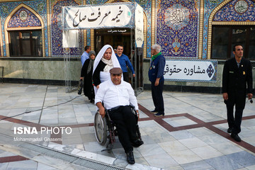 مراسم پیوند آسمانی هشت زوج معلول در امامزاده صالح (ع)