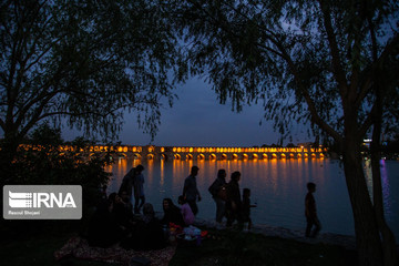 شب‌های تابستان زاینده‌رود
