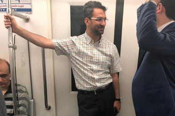 عکس | مترو سواری آذری‌جهرمی در سه‌شنبه بدون خودرو 