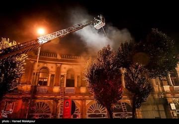 آتش سوزی در میدان حسن آباد تهران