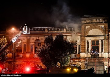 آتش‌سوزی در میدان حسن‌آباد تهران