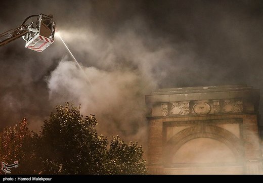 آتش سوزی در میدان حسن آباد تهران