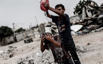 آب‌بازی کودکان فلسطینی