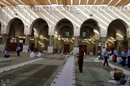 سفره افطار در مسجد قبا مدینه