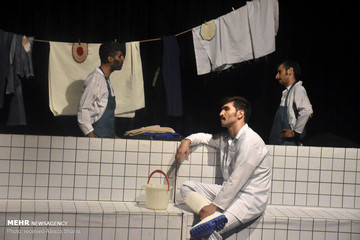 ماجرای دندان طلای گم‌شده در «غسالخانه»/ استقبالی که مناسب نیست