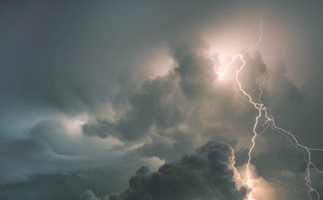 رعد و برق و وزش باد شدید در برخی مناطق کشور