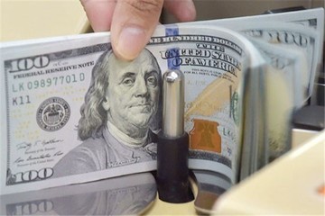 فشار «ارز» افتاد/ دلار بانکی ۱۱.۶۵۴ تومان