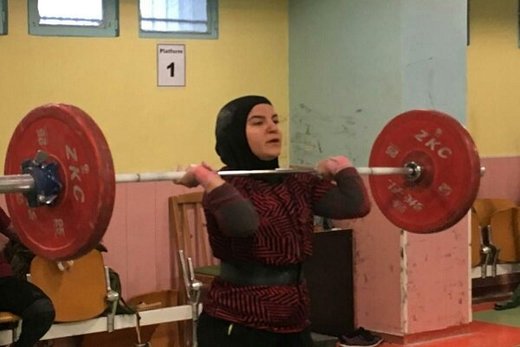 دختر وزنه‌بردار ایرانی موهایش را کوتاه کرد!/عکس