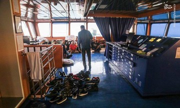 عکس | خدمه کشتی توقیف شده انگلیسی!