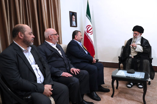 دیدار نایب رئیس دفتر سیاسی حماس و هیئت همراه با رهبر معظم انقلاب اسلامی