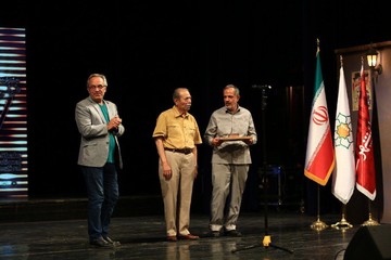 انتقاد علی نصیریان به صحبت‌های محسن هاشمی در اختتامیه جشنواره شهر: هنر پروپاگاندا نیست