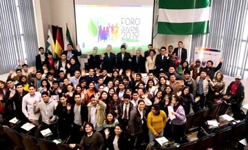 توصیه ظریف به دانشجویان بولیویایی