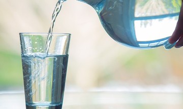 چگونه بدانیم بدن ما دچار کمبود آب شده است