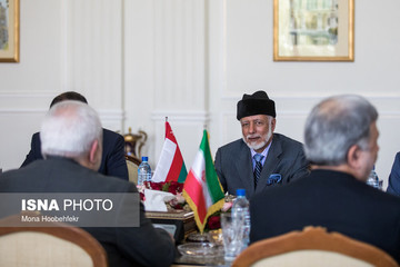دیدار وزیر امورخارجه عمان با محمدجواد ظریف