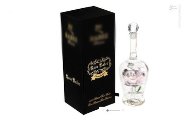 عکس | فروش گلاب ویژه با پودر طلا در فروشگاه‌های اینترنتی!