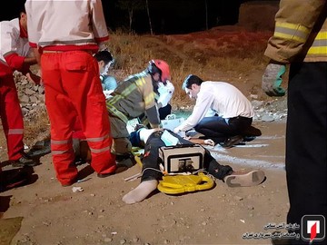 تصادف ورنا با پایه علائم راهنمایی و رانندگی در بزرگراه شهید فهمیده