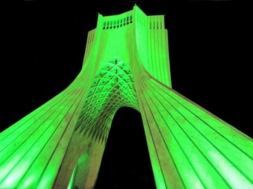 برج آزادی یک‌شنبه ۶ مرداد سبز می‌شود