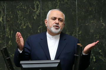 ظریف زمان اجرای گام سوم تعهدات برجامی را اعلام کرد