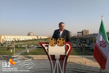 رونمایی از پوستر جشنواره فیلم کودک و نوجوان/ تابش: امسال به یاد کودکان سیل‌زده هستیم