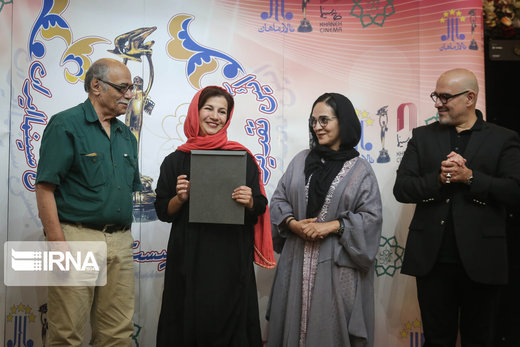 تقدیر از نامزدهای بیست و یکمین جشن بزرگ سینمای ایران