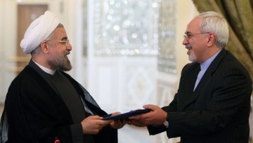 روحانی برای دیدار با ظریف به وزارت خارجه رفت/ روز شلوغ آقای وزیر