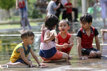 آب‌بازی در حاشیه پل مارنان