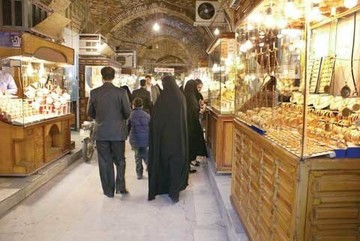 کاهش قیمت سکه و طلا در بازار تهران در آخرین روز مرداد/ ربع سکه ۲۵ هزار تومان ارزان شد