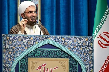 انتقاد امام جمعه تهران از تاخیر ۴ ساله در اصلاح قیمت بنزین/ رهبری ماه‌ها قبل گفتند فتنه ۹۸ در راه است