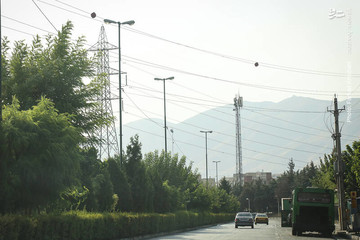 زندگی در مجاورت دکل‌های فشار قوی برق تهران