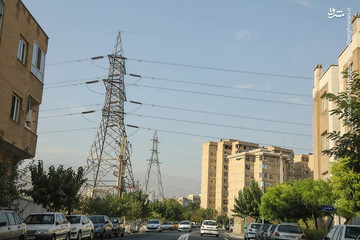 زندگی در مجاورت دکل‌های فشار قوی برق تهران