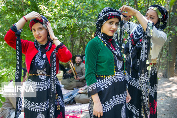جشن چله تابستان در روستای زردوئی استان کرمانشاه