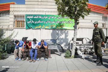 دستگیری باند سرقت و اوراق خودرو در شهرک قدس