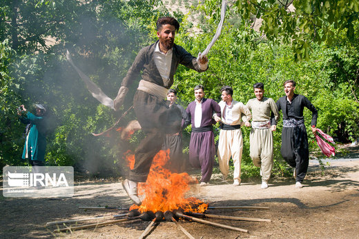 جشن چله تابستان در روستای زردوئی استان کرمانشاه