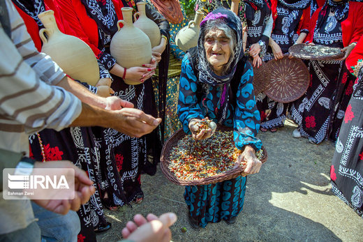 جشن چله تابستان در روستای زردوئی استان کرمانشاه