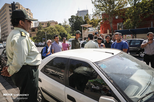 دستگیری باند سرقت و اوراق خودرو در شهرک قدس