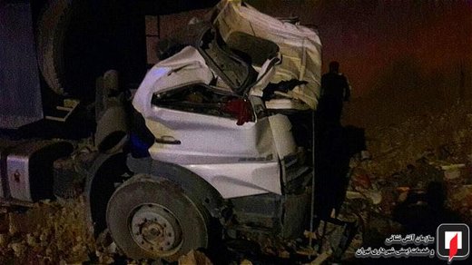 تصاویر | سقوط مرگبار کامیون به گودال ۱۰ متری در بزرگراه بابایی