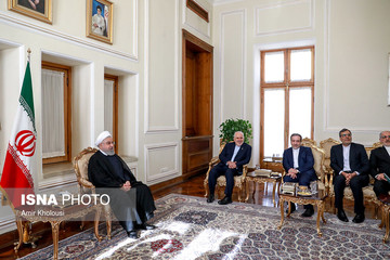 روحانی و ظریف
